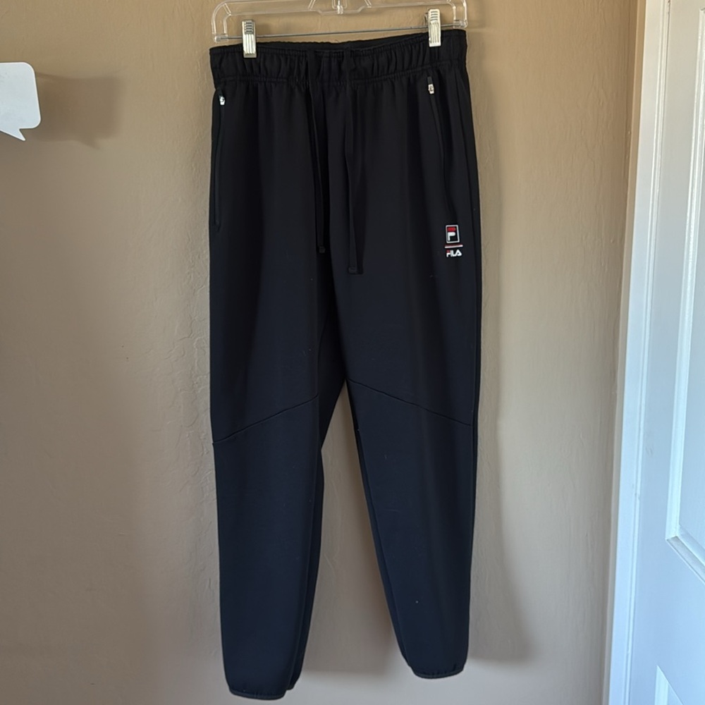 Fila Women’s Black Sweatpants with logo zipper pockets size Small